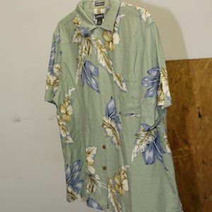 St. John's Bay (Large) Men's Hawaiin Shirt
